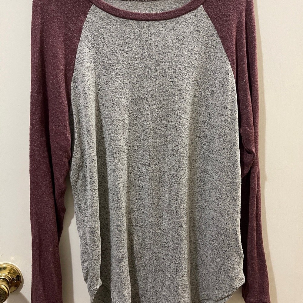 American Eagle Outfitters Burgundy and Gray Soft Long Sleeve Tee